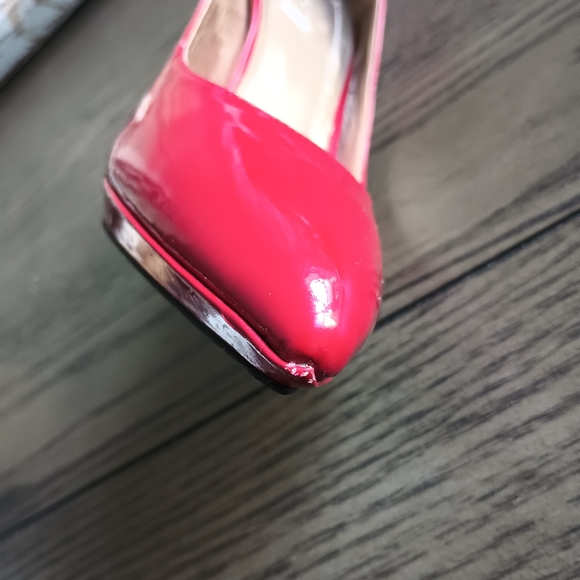 BCBGeneration Red Faux Patent Leather Stiletto Heels   Size 9.5  Pre-owned - Picture 9 of 11